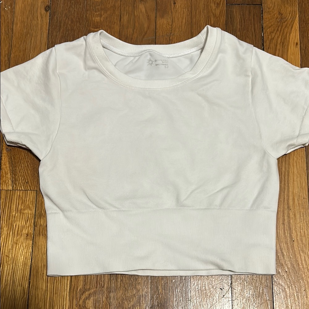 White Fitted Crop Top with Short Sleeves